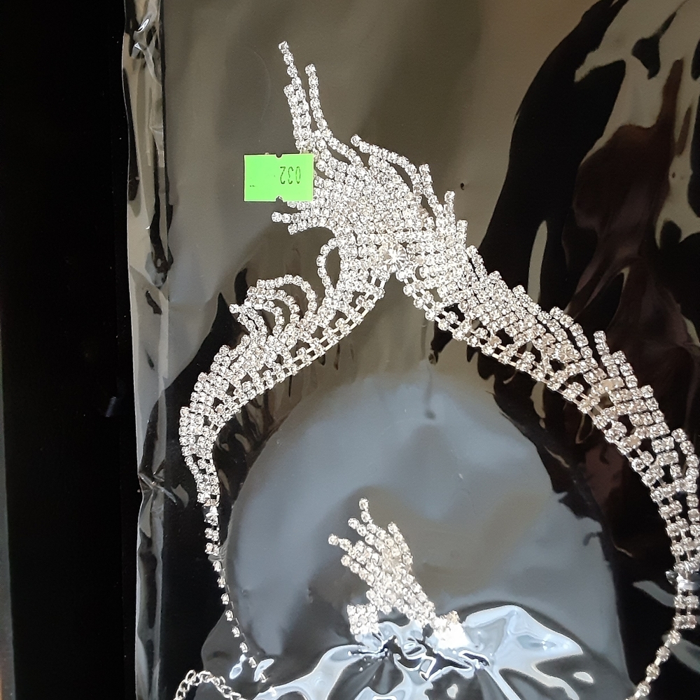 Rhinestone - Picture 2 of 8